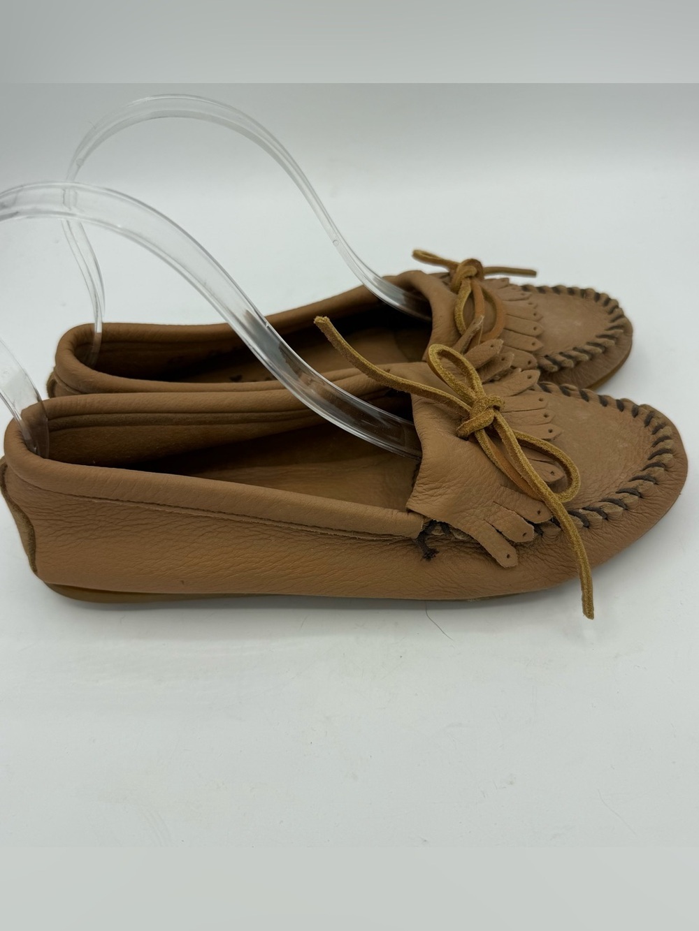 Minnetonka Leather Moccasins Tan Loafers Slip On Size 7.5 Women Moc Toe slip on